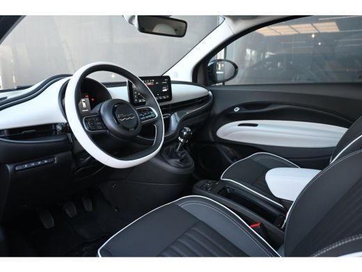 Fiat 500 1.0 Hybrid La Prima VOORRAAD-ACTIE! 8 Jaar Garantie! | Panoramadak | JBL | Vol-Leder | Stoelverwa... ActivLease financial lease