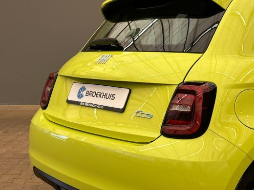 Fiat 500e Urban 24 kWh Cruise | Carplay | Digitaal Dashboard | Keyless | Climate Control | DAB | 16" Lichtm... ActivLease financial lease