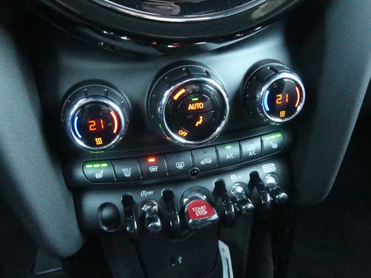 Mini Cooper S 2.0 Cooper S Classic | STOEL+VOORRUITVERWARMING | CAMERA | NAVI | GETINT GLAS | PARKEERSENSOREN |... ActivLease financial lease