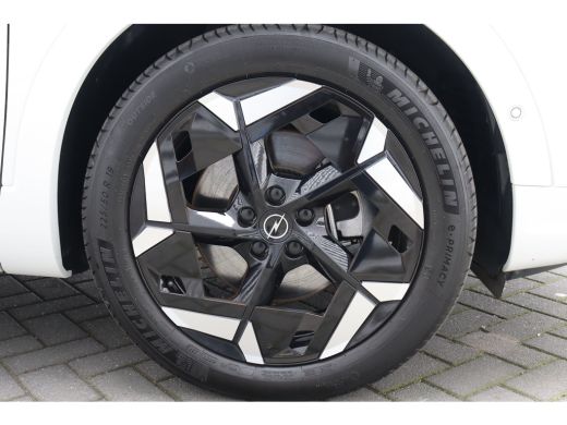 Opel Grandland 1.6 TURBO PLUG-IN HYBRID 300PK 4X4 GSE / NAVI / LEDER / CLIMA / LED / PDC / 20" LMV / CAMERA / AF... ActivLease financial lease