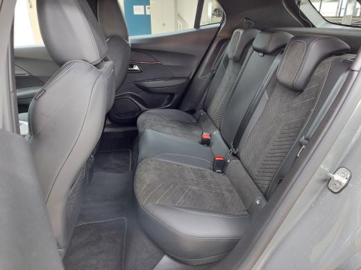 Peugeot 2008 1.2 Hybrid 145 GT | Automaat | Navigatie | Camera voor + achter | Massage | Stoelverwarming | Alc... ActivLease financial lease