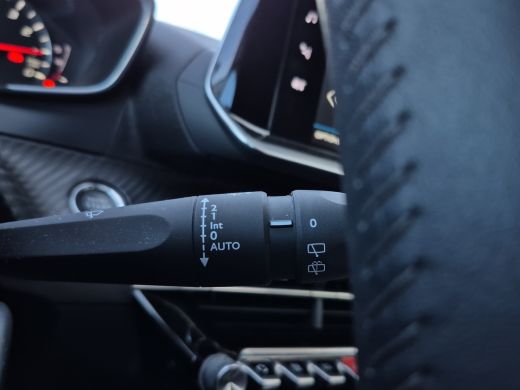 Peugeot 2008 1.2 PureTech Allure Pack Camera | Full map navigatie | Climate control | Carplay/android auto | P... ActivLease financial lease