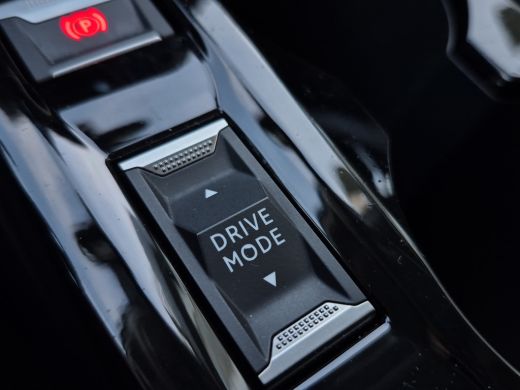 Peugeot 2008 1.2 PureTech Allure Pack Camera | Full map navigatie | Climate control | Carplay/android auto | P... ActivLease financial lease