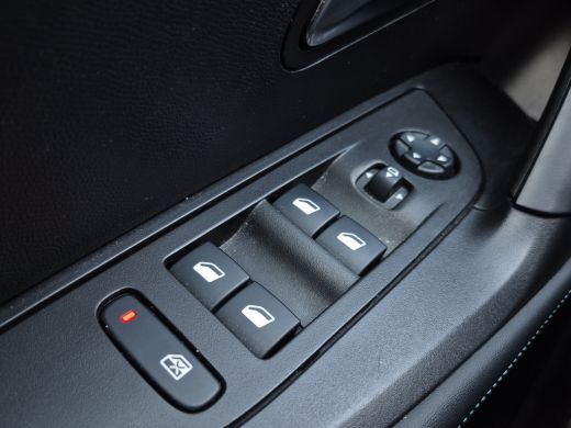 Peugeot 2008 1.2 PureTech Allure Pack Camera | Full map navigatie | Climate control | Carplay/android auto | P... ActivLease financial lease