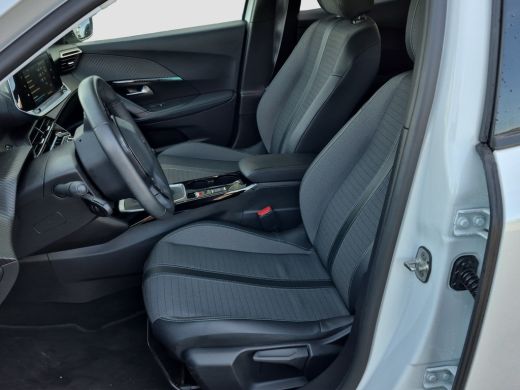 Peugeot 2008 1.2 PureTech Allure Pack Camera | Full map navigatie | Climate control | Carplay/android auto | P... ActivLease financial lease