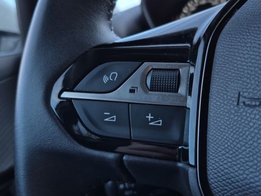 Peugeot 2008 1.2 PureTech Allure Pack Camera | Full map navigatie | Climate control | Carplay/android auto | P... ActivLease financial lease