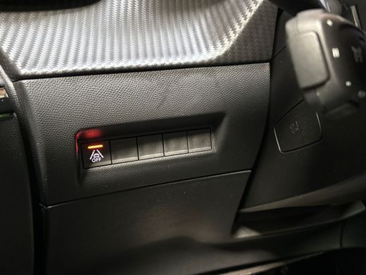 Peugeot 2008 1.2 PureTech GT-Line Sport (PANORAMADAK, VIRTUAL COCKPIT, APPLE CARPLAY, GROOT NAVI, 360 CAMERA, ... ActivLease financial lease