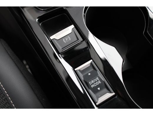 Peugeot 208 1.2 Hybrid 110 e-DCS6 Allure | Automaat | Navigatie | Camera voor + achter | Apple carplay | Adap... ActivLease financial lease