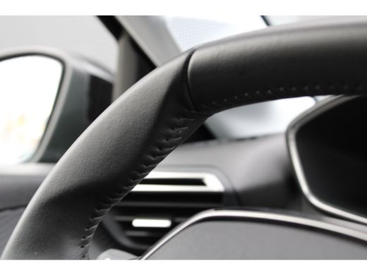 Peugeot 208 1.2 Hybrid 110 e-DCS6 Allure | Automaat | Navigatie | Camera voor + achter | Apple carplay | Adap... ActivLease financial lease