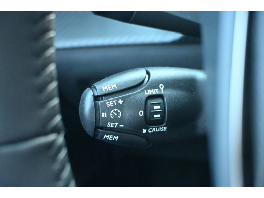 Peugeot 208 1.2 Hybrid 110 e-DCS6 Style DEMO-DEAL! 8 Jaar Garantie! | Navigatie | Achteruitrijcamera | Cruise... ActivLease financial lease