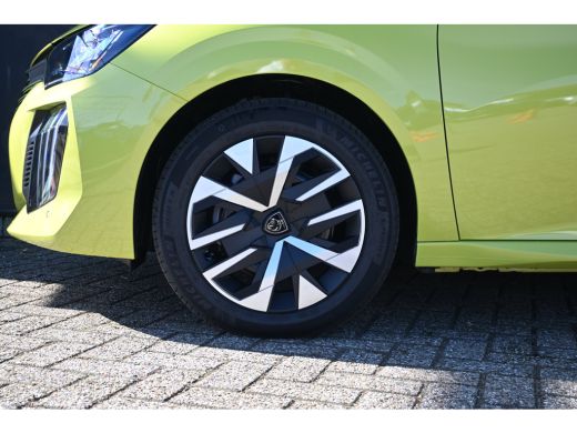 Peugeot 208 1.2 Hybrid 110 e-DCS6 Style DEMO-DEAL! 8 Jaar Garantie! | Navigatie | Achteruitrijcamera | Cruise... ActivLease financial lease