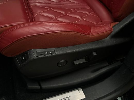 Peugeot 3008 1.6 HYbrid 225 GT Panorama Dak | Luxe Lederen Stoelen met Massage | Adaptieve Cruise | 18" Lichtm... ActivLease financial lease