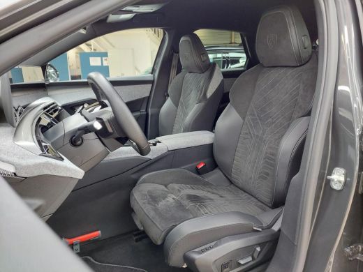 Peugeot 3008 1.6 plug-in Hybrid 195 GT | Alcantara | Elektrisch verstelbare stoel | Focal | Trekhaak | Stoelve... ActivLease financial lease