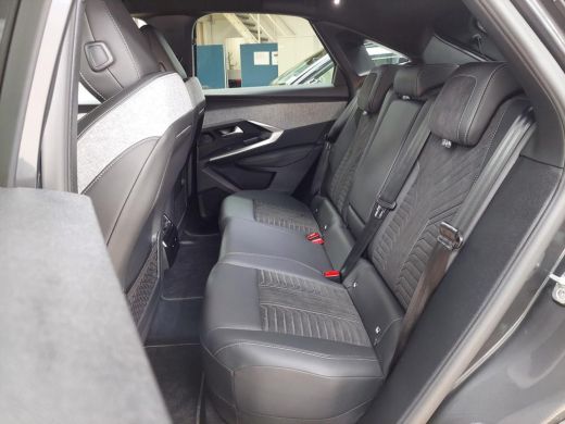 Peugeot 3008 1.6 plug-in Hybrid 195 GT | Alcantara | Elektrisch verstelbare stoel | Focal | Trekhaak | Stoelve... ActivLease financial lease