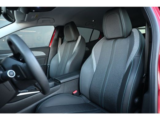 Peugeot 408 1.2 Hybrid 145 e-DCS6 Allure | Adaptive Cruise | Navigatie | Achteruitrijcamera | Climate Control... ActivLease financial lease