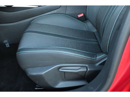 Peugeot 408 1.2 Hybrid 145 e-DCS6 Allure | Adaptive Cruise | Navigatie | Achteruitrijcamera | Climate Control... ActivLease financial lease