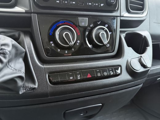 Peugeot Boxer 2.2 BlueHDi 140pk L2H2 3.5t | NIEUW BPM VRIJ! | CAMERA | STOELVERW | PDC ActivLease financial lease