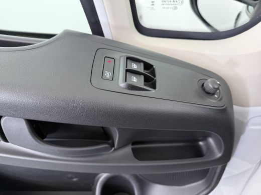 Peugeot Boxer 2.2 BlueHDi 140pk L2H2 3.5t | NIEUW BPM VRIJ! | CAMERA | STOELVERW | PDC ActivLease financial lease