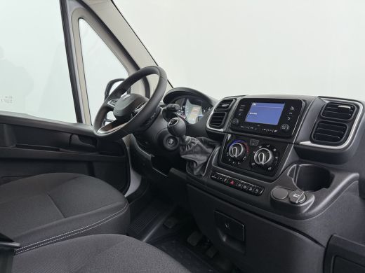 Peugeot Boxer 2.2 BlueHDi 140pk L2H2 3.5t | NIEUW BPM VRIJ! | CAMERA | STOELVERW | PDC ActivLease financial lease
