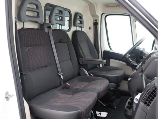 Peugeot Boxer 330 2.0 BLUEHDI 130 PK EURO 6 + CAMERA | TREKHAAK | NAVIGATIE | CRUISE | AIRCO ActivLease financial lease