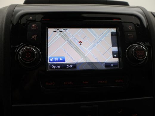 Peugeot Boxer 330 2.0 BLUEHDI 130 PK EURO 6 + CAMERA | TREKHAAK | NAVIGATIE | CRUISE | AIRCO ActivLease financial lease