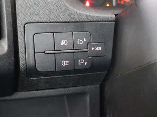 Peugeot Boxer 330 2.0 BLUEHDI 130 PK EURO 6 + CAMERA | TREKHAAK | NAVIGATIE | CRUISE | AIRCO ActivLease financial lease