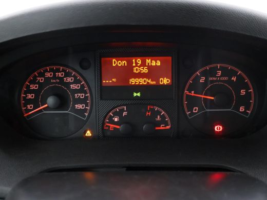 Peugeot Boxer 330 2.0 BLUEHDI 130 PK EURO 6 + CAMERA | TREKHAAK | NAVIGATIE | CRUISE | AIRCO ActivLease financial lease