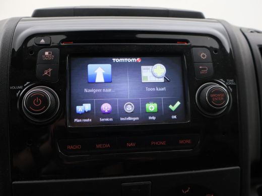 Peugeot Boxer 330 2.0 BLUEHDI 130 PK EURO 6 + CAMERA | TREKHAAK | NAVIGATIE | CRUISE | AIRCO ActivLease financial lease