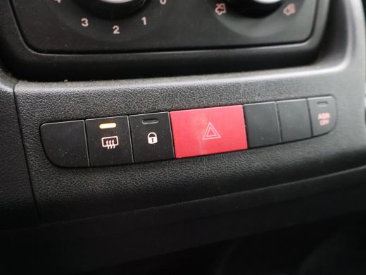 Peugeot Boxer 330 2.0 BLUEHDI 130 PK EURO 6 + CAMERA | TREKHAAK | NAVIGATIE | CRUISE | AIRCO ActivLease financial lease