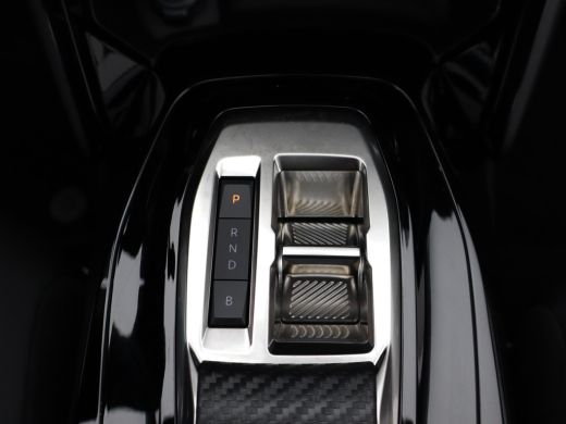 Peugeot e-208 EV Allure Avantage 51 kWh | 11 kW lader | Achterbank in delen neerklapbaar | Achterruitverwarming ActivLease financial lease