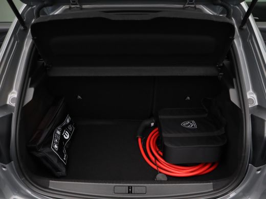 Peugeot e-208 EV Allure Avantage 51 kWh | 11 kW lader | Achterbank in delen neerklapbaar | Achterruitverwarming ActivLease financial lease