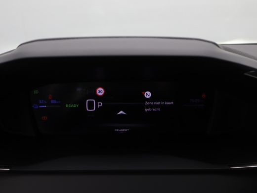 Peugeot e-208 EV Allure Avantage 51 kWh | 11 kW lader | Achterbank in delen neerklapbaar | Achterruitverwarming ActivLease financial lease