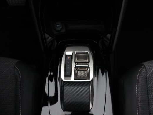 Peugeot e-208 EV Allure Avantage 51 kWh | 11 kW lader | Achterbank in delen neerklapbaar | Achterruitverwarming ActivLease financial lease
