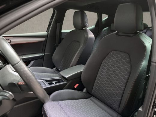 Seat Leon 1.0 eTSI FR Intense Sport Automaat (SCHUIFDAK, BLACK PACK, APPLE CARPLAY, GROOT NAVI, CAMERA, GET... ActivLease financial lease