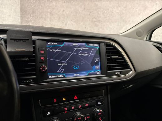 Seat Leon 1.4 Sport (APPLE CARPLAY, NAVIGATIE, CLIMATE, GETINT GLAS, SPORTSTOELEN, LM VELGEN, CRUISE, NIEUW... ActivLease financial lease