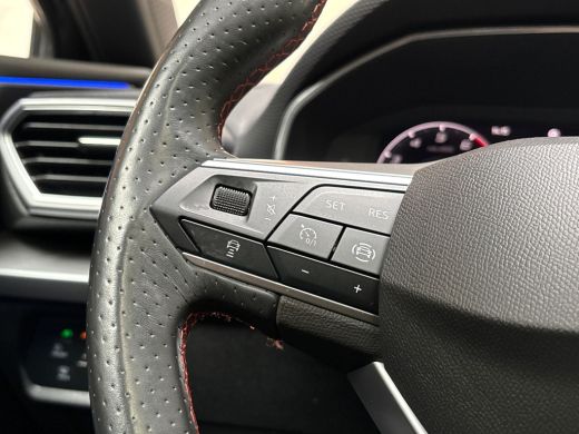 Seat Leon 1.5 eTSI FR Sport 150Pk Automaat (SCHUIFDAK, APPLE CARPLAY, GROOT NAVI, PARKEERSENSOREN, SPORTSTO... ActivLease financial lease