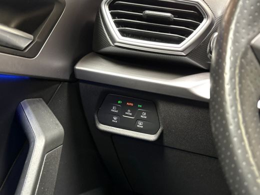 Seat Leon 1.5 eTSI FR Sport 150Pk Automaat (SCHUIFDAK, APPLE CARPLAY, GROOT NAVI, PARKEERSENSOREN, SPORTSTO... ActivLease financial lease