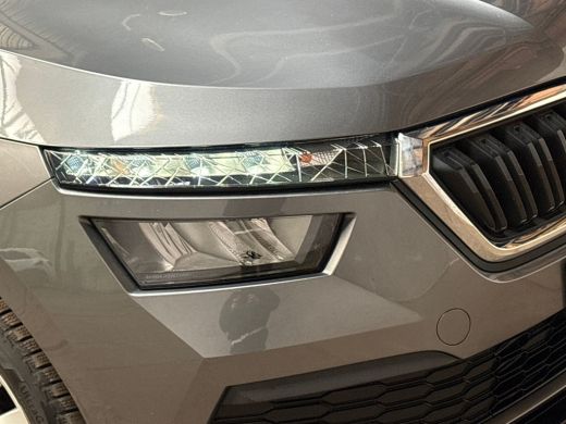 Skoda Kamiq 1.0 TSI Sportline Automaat (RS KUIPSTOELEN, VIRTUAL COCKPIT, APPLE CARPLAY, GROOT NAVI, STOELVERW... ActivLease financial lease