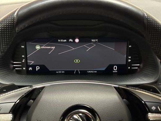 Skoda Kamiq 1.0 TSI Sportline Automaat (RS KUIPSTOELEN, VIRTUAL COCKPIT, APPLE CARPLAY, GROOT NAVI, STOELVERW... ActivLease financial lease