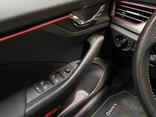 Skoda Kamiq 1.0 TSI Sportline Automaat (RS KUIPSTOELEN, VIRTUAL COCKPIT, APPLE CARPLAY, GROOT NAVI, STOELVERW... ActivLease financial lease