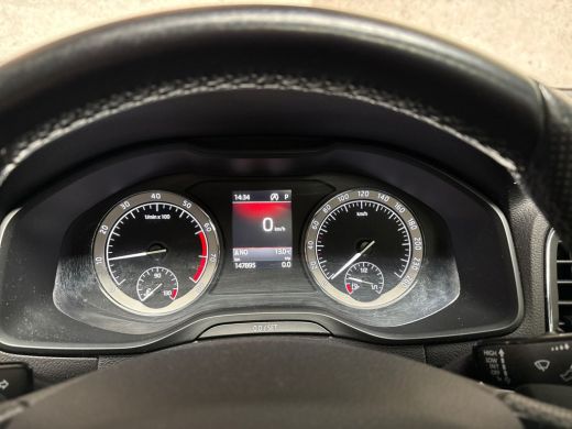 Skoda Karoq 1.0 TSI Sport Automaat (PANORAMADAK, APPLE CARPLAY, GROOT NAVI, CLIMATE, CAMERA, STOELVERWARMING,... ActivLease financial lease