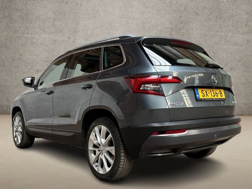 Skoda Karoq 1.0 TSI Sport Automaat (PANORAMADAK, APPLE CARPLAY, GROOT NAVI, CLIMATE, CAMERA, STOELVERWARMING,... ActivLease financial lease