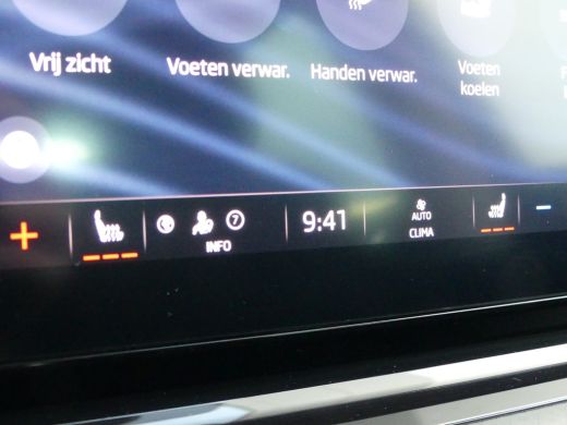 Skoda Octavia 1.0 TSI Ambition | STOELVERWARMING | PARKEERSENSOREN V+A | NAVI | ActivLease financial lease