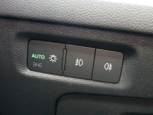 Skoda Octavia 1.0 TSI Ambition | STOELVERWARMING | PARKEERSENSOREN V+A | NAVI | ActivLease financial lease