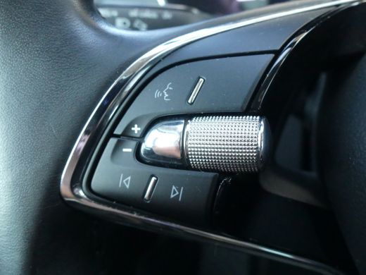 Skoda Octavia 1.0 TSI Ambition | STOELVERWARMING | PARKEERSENSOREN V+A | NAVI | ActivLease financial lease