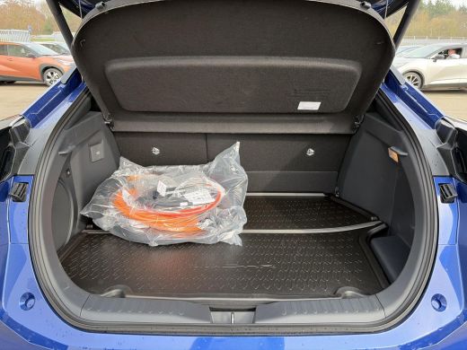 Toyota C-HR 2.0 Plug-in Hybrid 220 Executive Plus Pack ActivLease financial lease