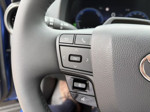 Toyota C-HR 2.0 Plug-in Hybrid 220 Executive Plus Pack ActivLease financial lease