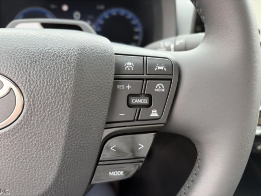 Toyota C-HR 2.0 Plug-in Hybrid 220 Executive Plus Pack ActivLease financial lease