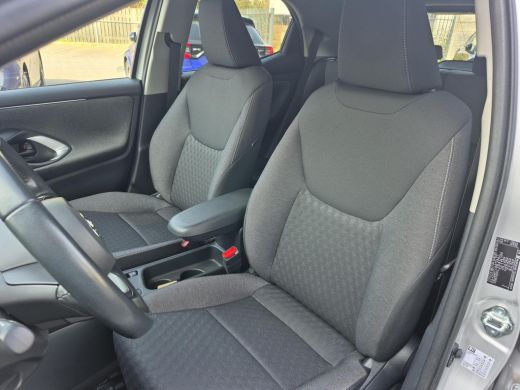 Toyota Yaris 1.5 Hybrid Dynamic | Navigatie | Apple CarPlay/Android auto | Achteruitrijcamera | Dodehoekdetectie ActivLease financial lease