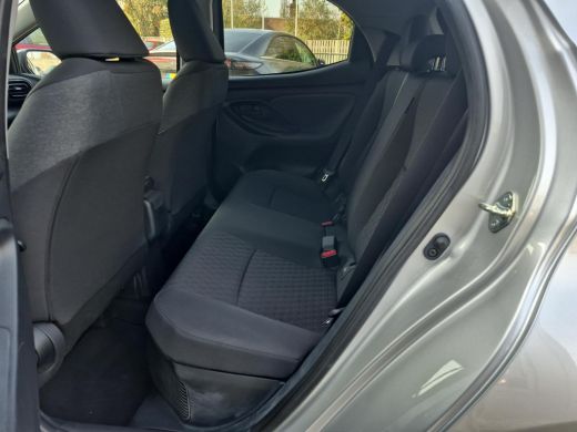 Toyota Yaris 1.5 Hybrid Dynamic | Navigatie | Apple CarPlay/Android auto | Achteruitrijcamera | Dodehoekdetectie ActivLease financial lease